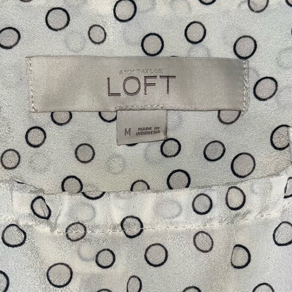 Ann Taylor LOFT size medium sleeveless blouse - Picture 3 of 8